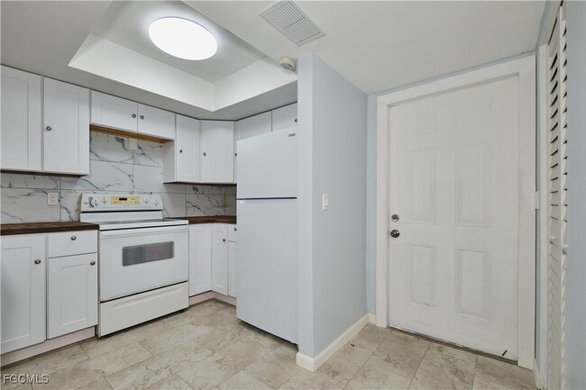 Building Photo - 824 Alderman St