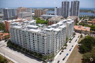 Building Photo - 480 Hibiscus St