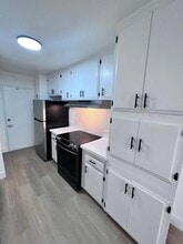 Building Photo - 118 S Wetherly Dr