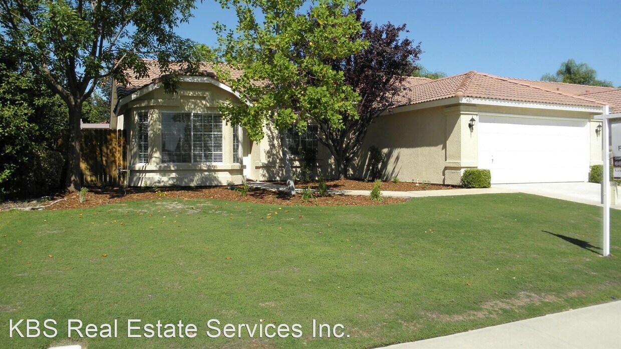 921 Harvest Creek Rd, Bakersfield, CA 93312 House Rental in