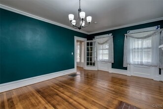 Building Photo - 25 Garden Rd