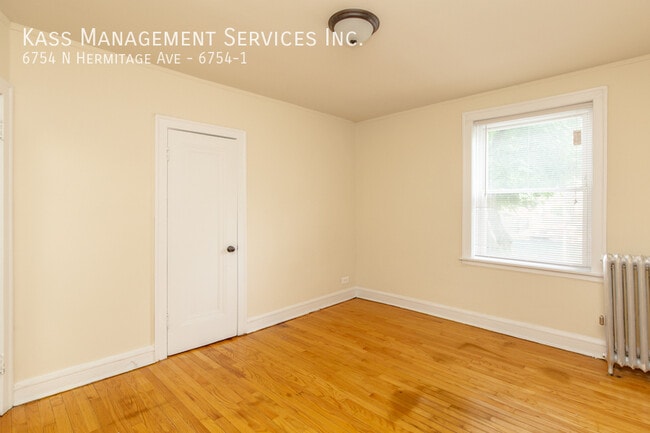 Foto del edificio - 6754 N Hermitage Ave