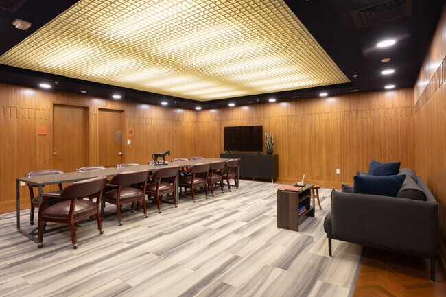 Sala del club - Iowa Mutual Lofts