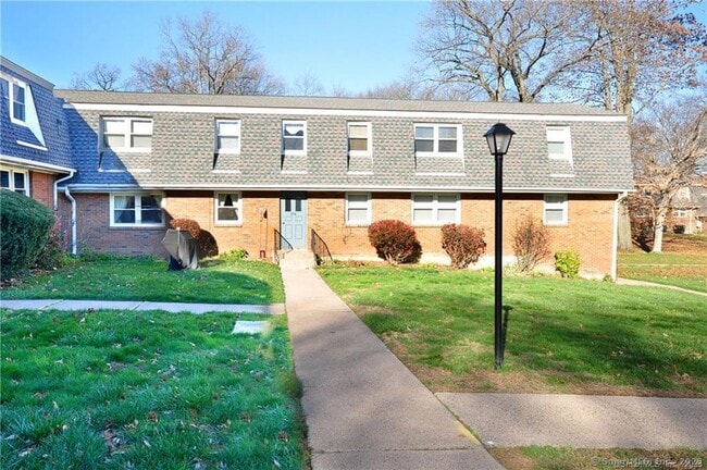 Building Photo - 338 Dunfey Ln