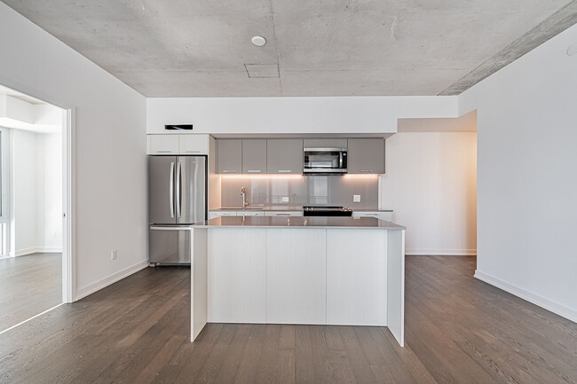 Building Photo - 45 Baseball Pl