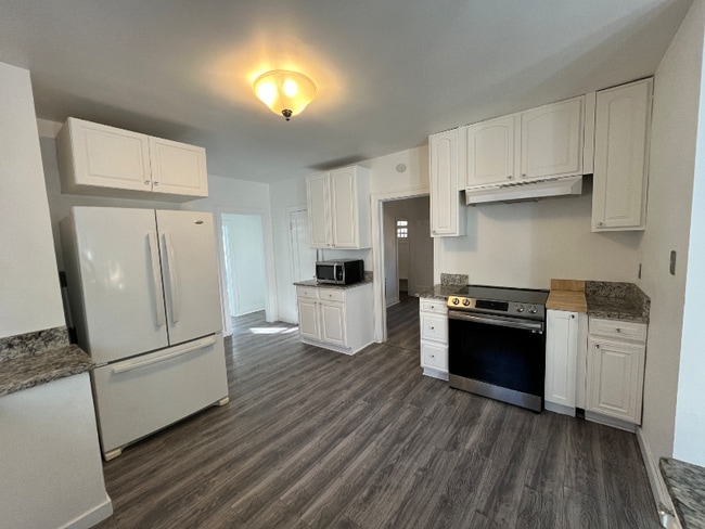 Photo - 2403 S St Paul St House