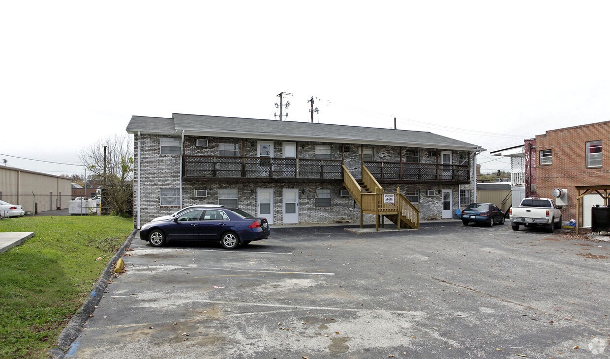 Primary Photo - 7541 Brickyard Rd