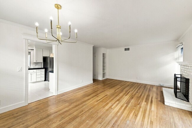 Building Photo - 3223 Bryant St