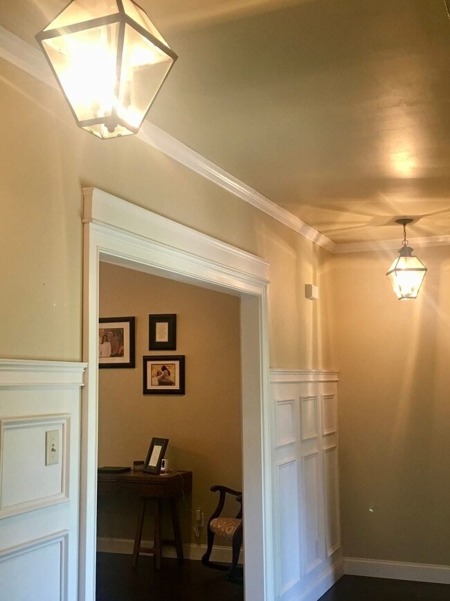 Building Photo - 122 Deer View Cir