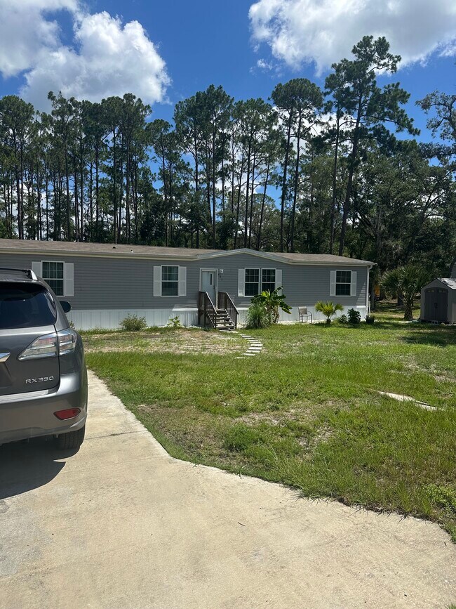 Building Photo - 121 Falcon Fire Pl