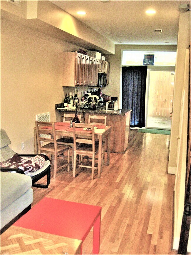 Foto del edificio - 520 R St NW