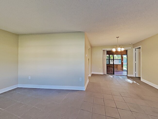 Building Photo - 5311 Fox Run Rd