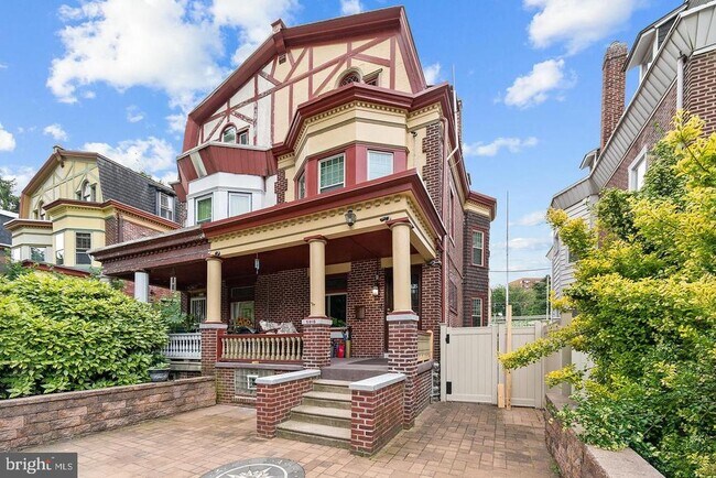 Foto del edificio - 5918 Pulaski Ave