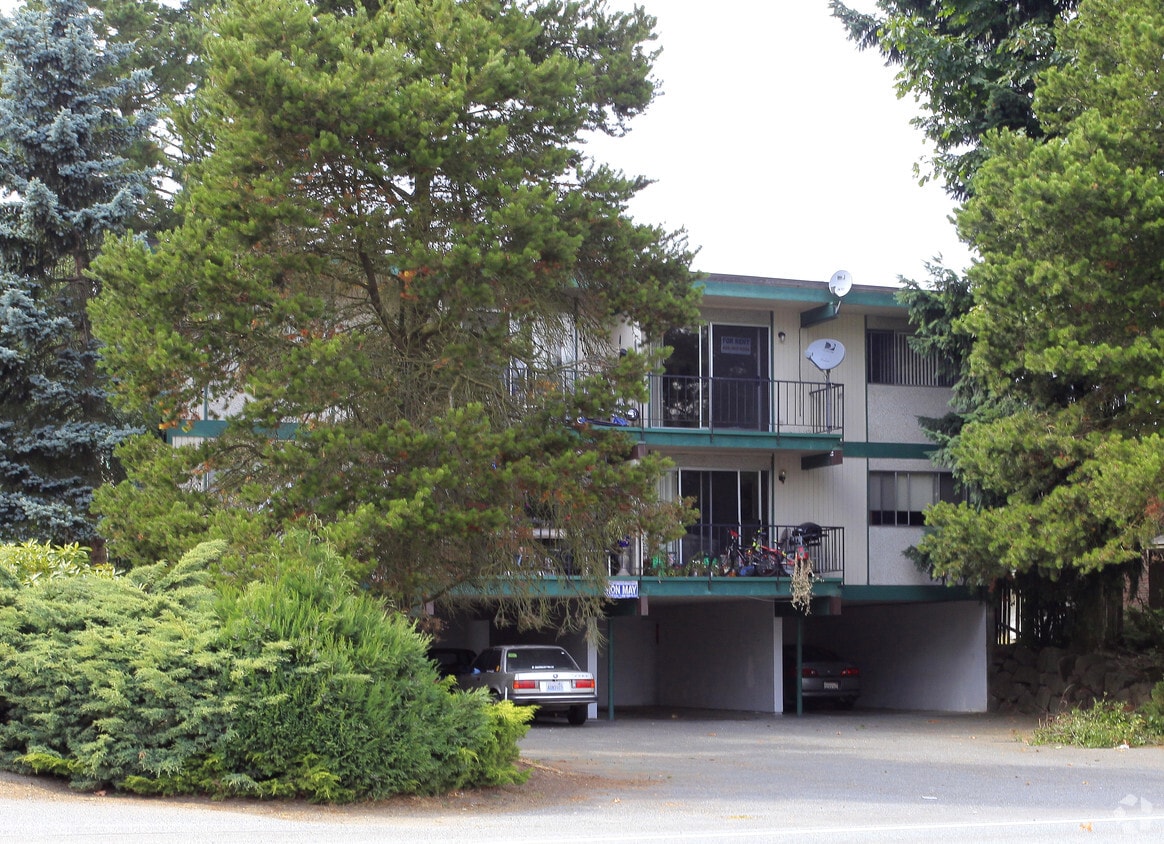Building Photo - 2331 63rd St SE