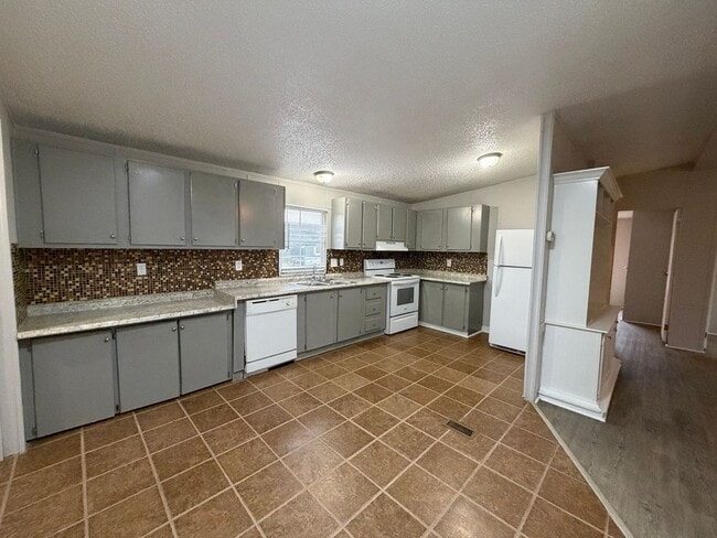 Foto del edificio - 6437 Spring Place Rd SE