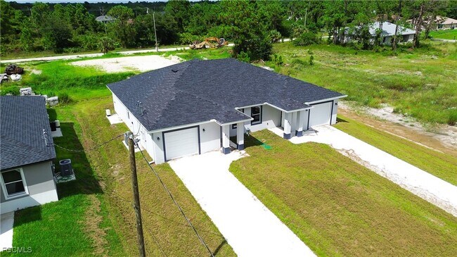 Foto del edificio - 871 Duplex St E