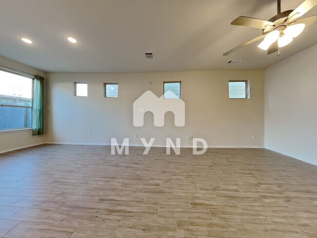 Building Photo - 8672 Hollyoaks Creek Ln