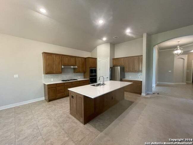 Building Photo - Elegant One-Story Retreat in Gated Fair Oa...