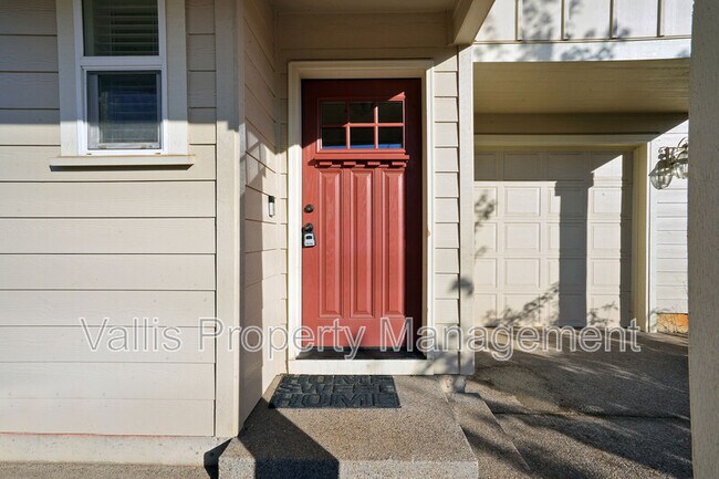 Foto del edificio - 3153 Gehlar Rd NW