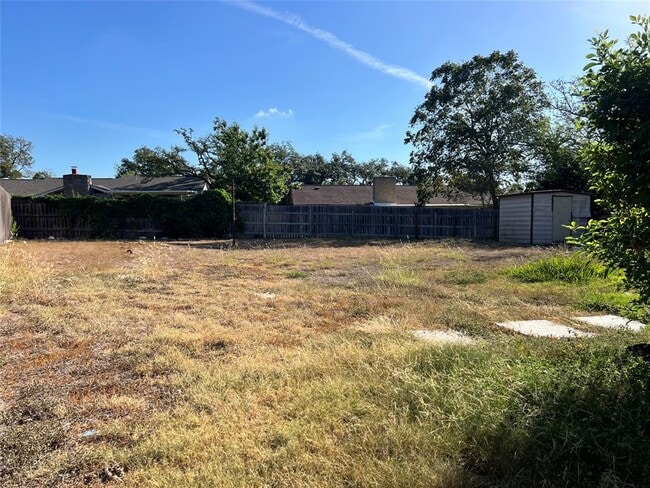 Building Photo - 104 Tallwood Dr