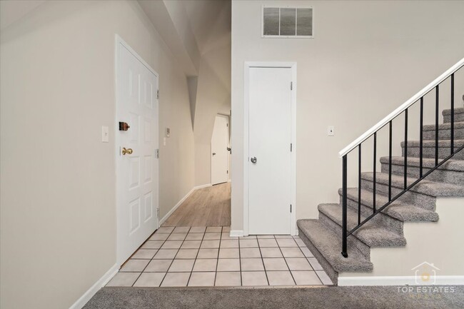 Building Photo - 414 Franklin Ave