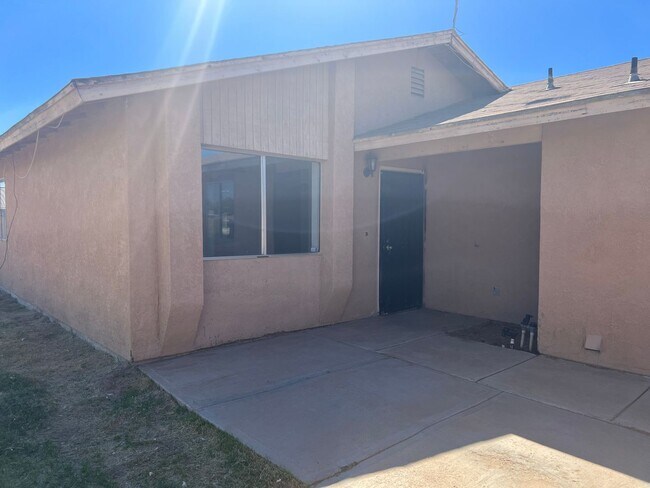 Foto del edificio - Three Bedroom Cibola Home on a large Lot