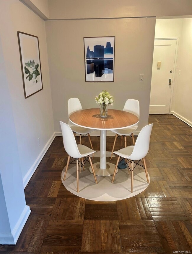 Building Photo - 230 Pelham Rd