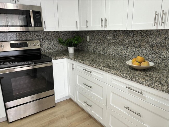 Building Photo - 4575 SW 68th Ct Cir