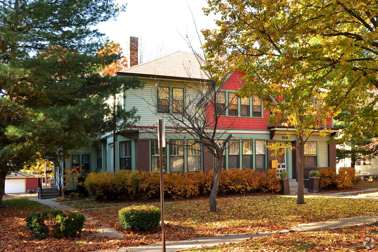Foto del edificio - 624 Woodruff Place Middle Dr