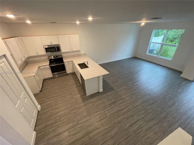 Foto del edificio - 4297 Hammock Grove Dr