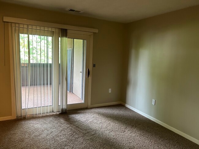Building Photo - 106 Beckman Dr