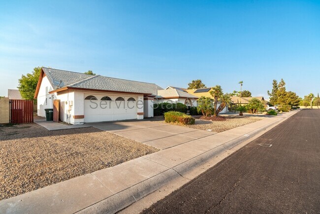 Building Photo - 4316 E Blanche Dr