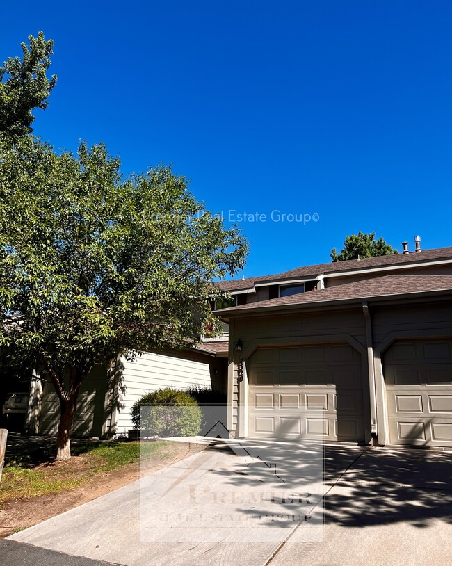 Building Photo - 4320 Hunting Meadows Cir