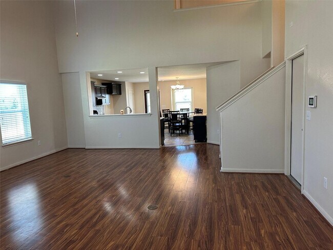 Building Photo - 201 N Hunting Lodge Ln
