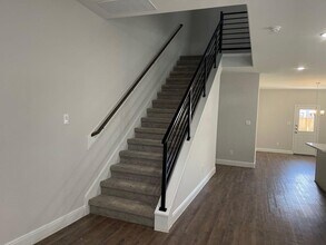 Building Photo - 1313 Ellington St