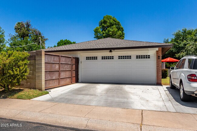 Building Photo - 1416 W Orchid Ln