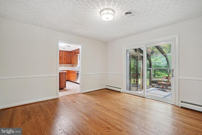 Foto del edificio - 5617 Clermont Dr