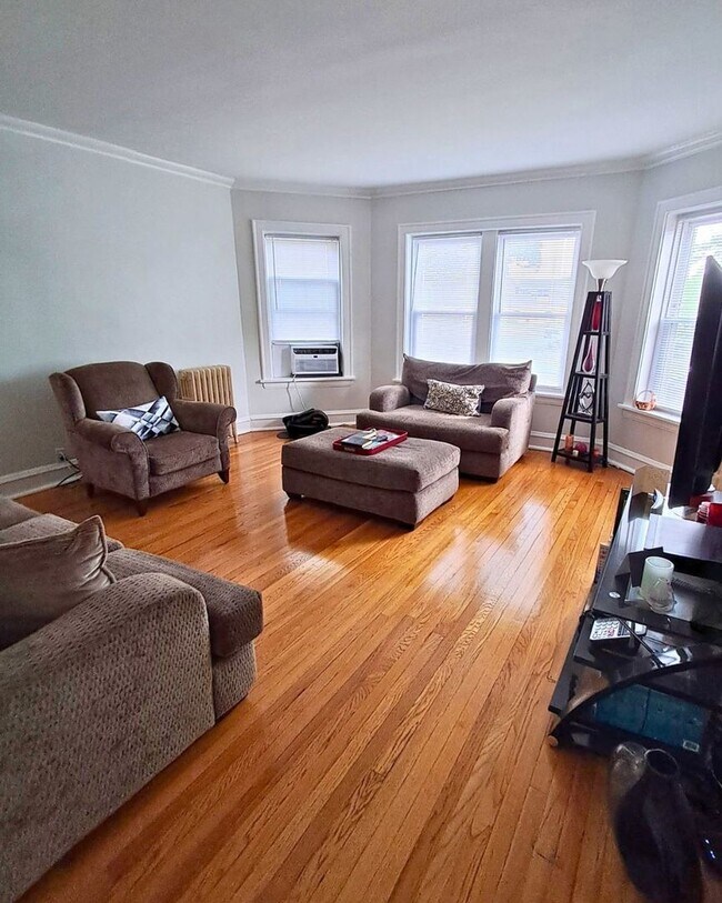 Foto del edificio - 4824 Mulford St