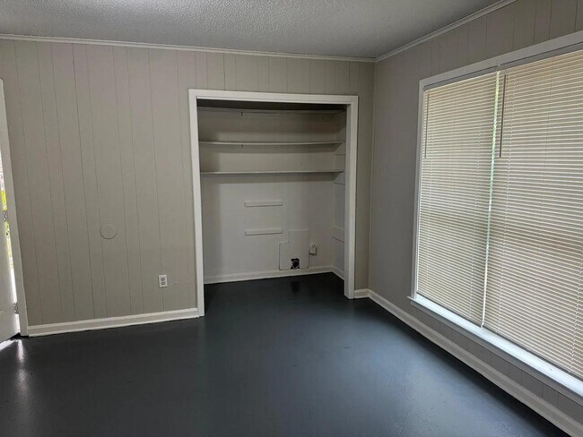 Foto del edificio - 5144 Blacksmith Dr