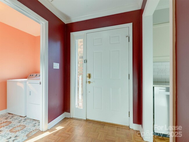 Foto del edificio - 527 Hawthorne Ln