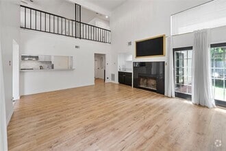 Building Photo - 8033 Oakwood Forest Dr