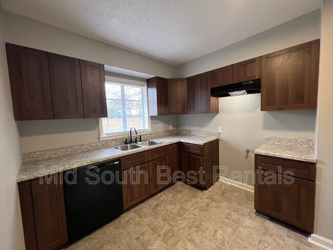 Foto del edificio - 4643 Auburn Rd