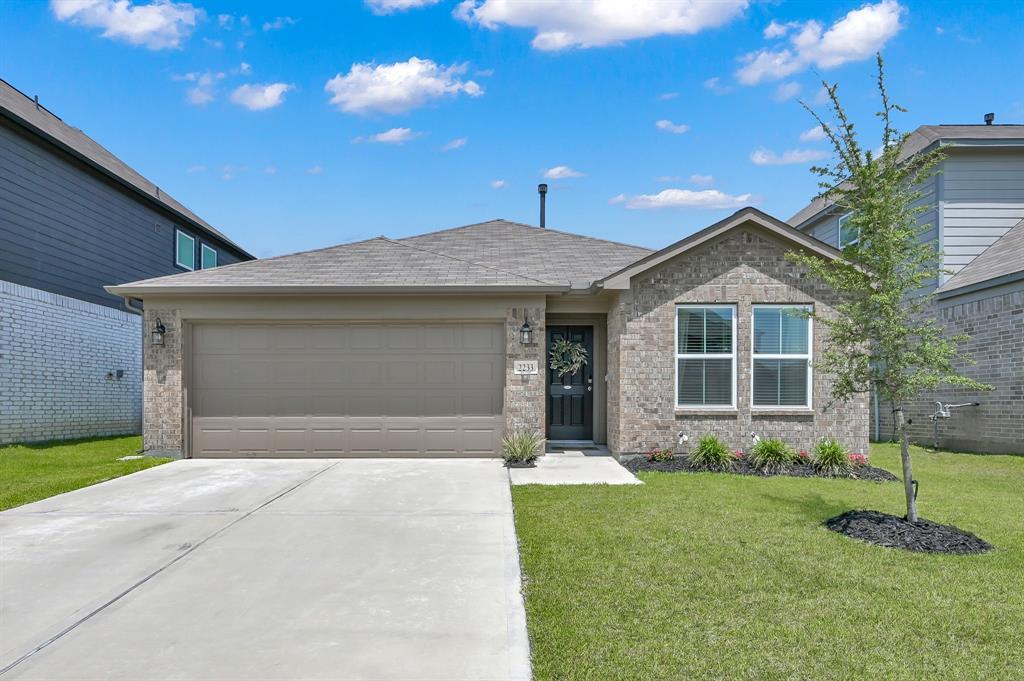 Foto principal - 2233 Forest Chestnut Dr