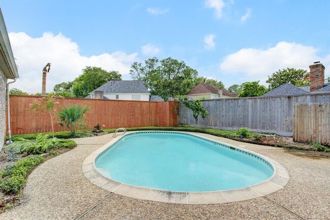Building Photo - 15735 Fleetwood Oaks Dr