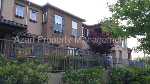 Building Photo - 48914 Lady Fern Cmn