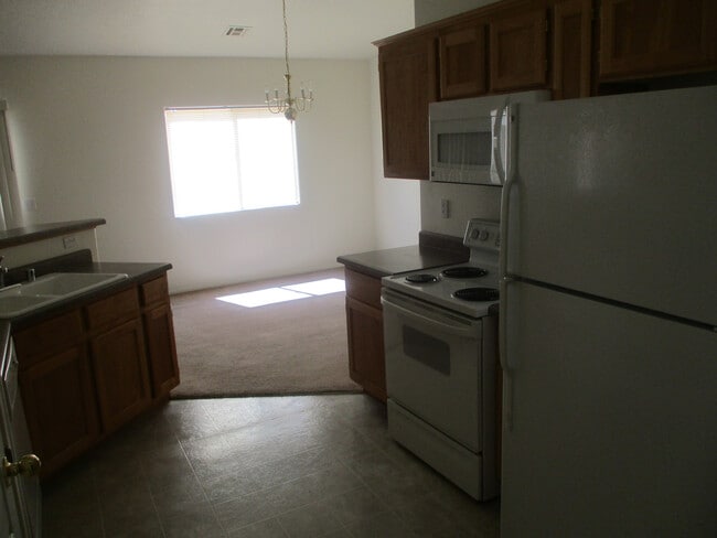 Building Photo - APPLICATION APPROVED- Two Bedroom Townhome...