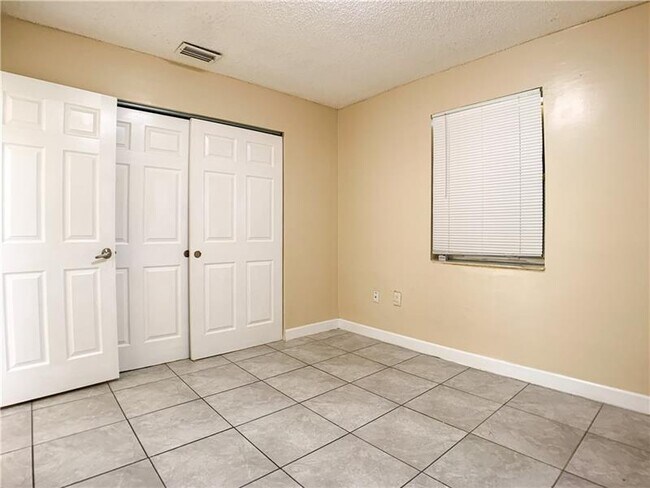Foto del edificio - 221 NW 12th St
