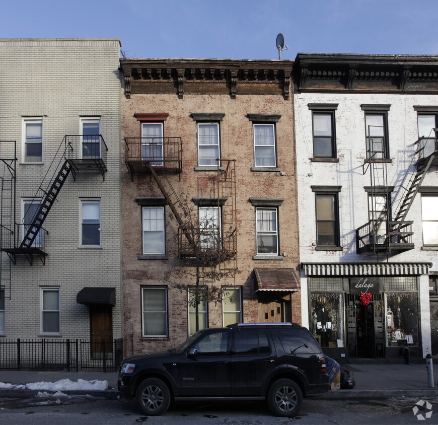 Building Photo - 152 Franklin St
