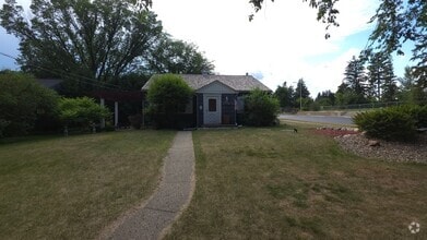 Building Photo - 926 N Mandan St