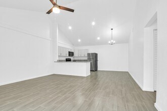 Building Photo - 13737 Yarmouth Dr